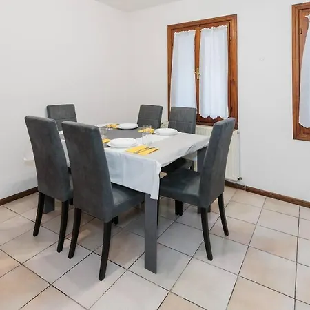 Holiday home Graziosa Casa Indipendente & Park Free Solighetto